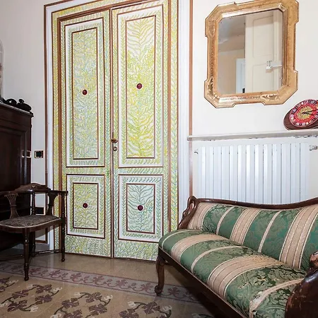 Apartment In Piazza Grande - *